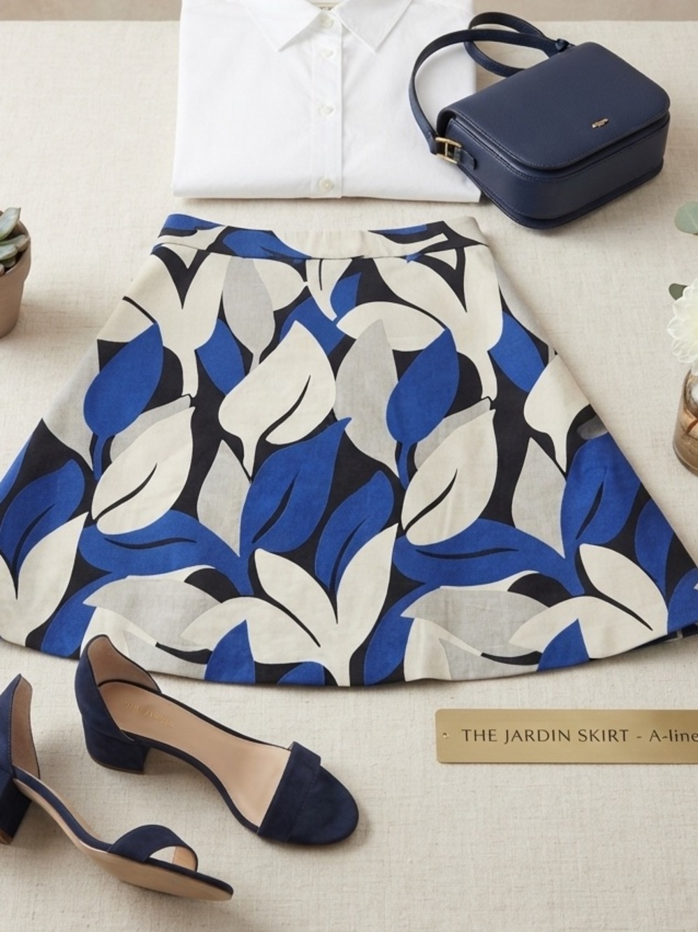 EUC - J. McLaughlin Vibrant Blue & Cream Leaf Print A-Lime Skirt – Size 8